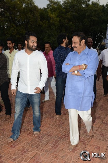 NTR-Family-Visit-to-NTR-Ghat-2016